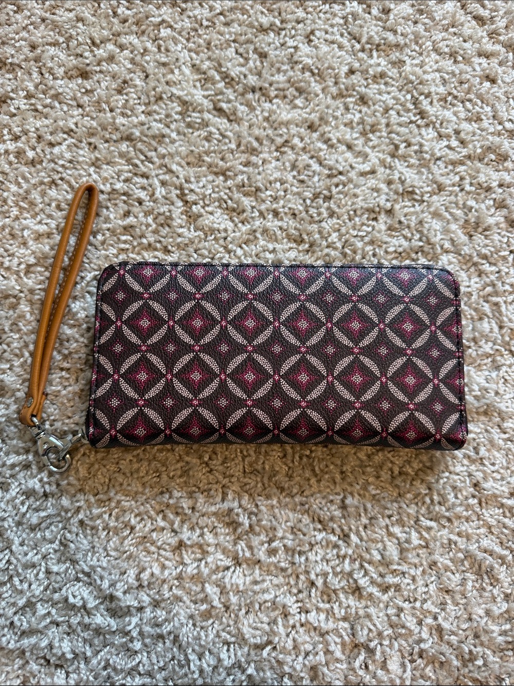 NWT Fossil Wristlet Wallet in Brown with Pink Diamond Pattern